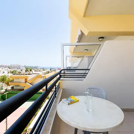 In San Eugenio Apartman Costa Adeje (Tenerife)
